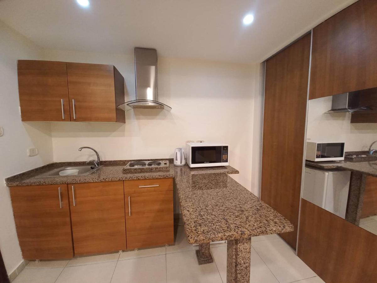 Lujain Hotel فندق النور واللجين 암만 외부 사진